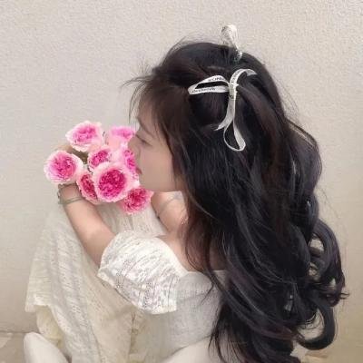 追梦的黎族女娃娃